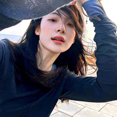 某影后之女走后门进组，家长出面回应，一个月持续发酵